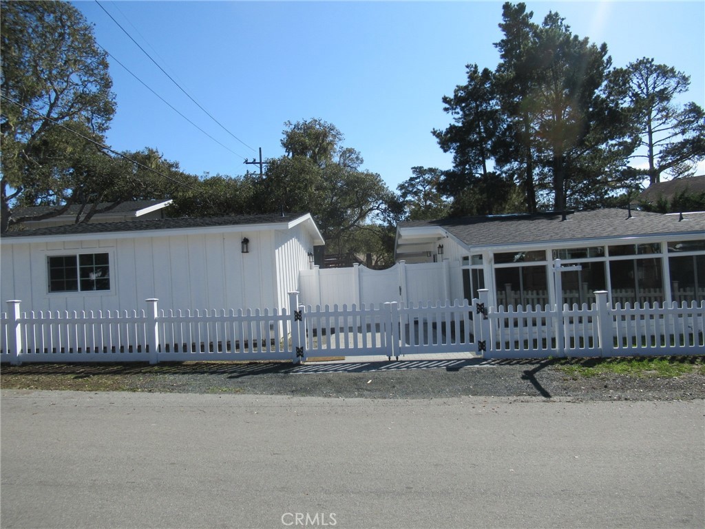 2152 Latham Street, Cambria, CA 93428