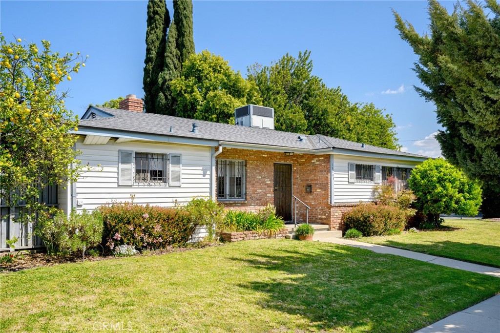 13409 Bassett Street, Valley Glen, CA 91405