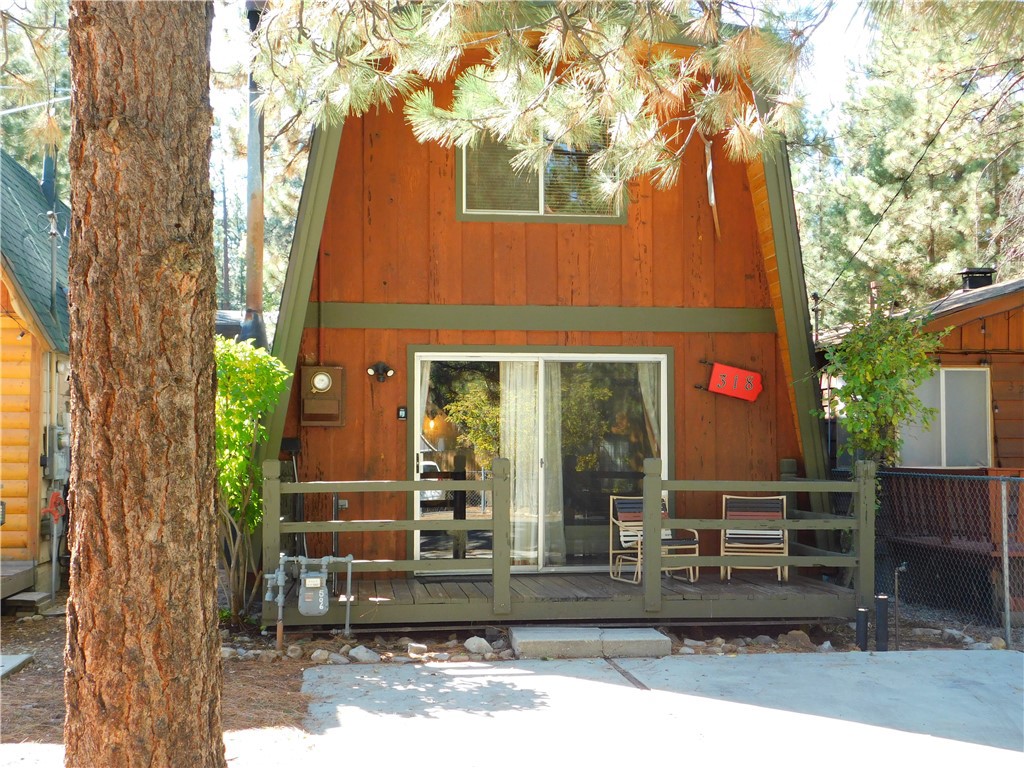 318 W Sherwood Boulevard, Big Bear City, CA 92314