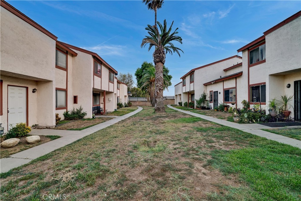 349 N Eucalyptus Avenue, #30, Rialto, CA 92376