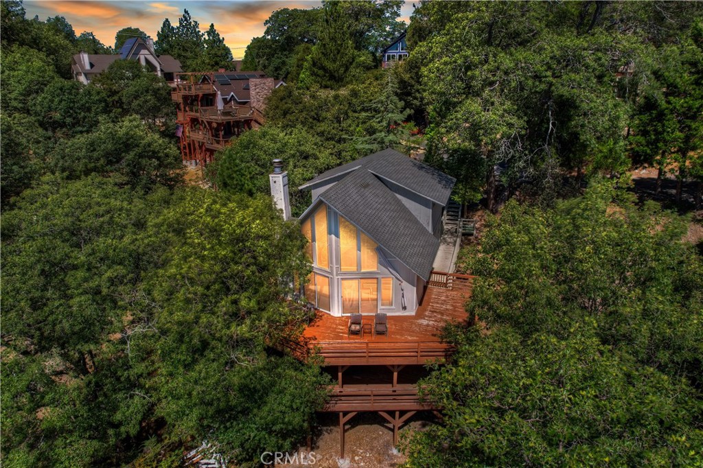 1090 Nadelhorn Drive, Lake Arrowhead, CA 92352