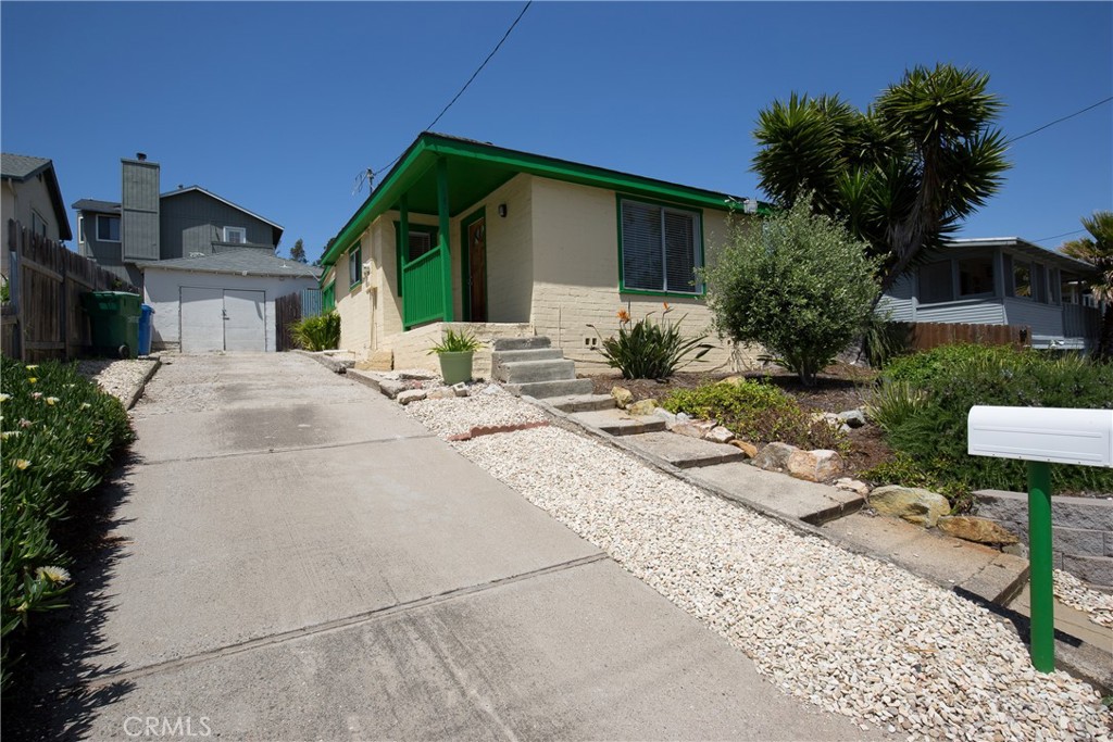 447 Ocean View Avenue, Pismo Beach, CA 93449