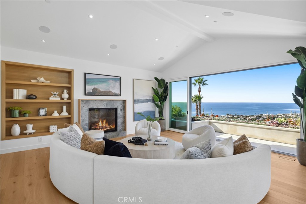 705 Gainsborough Place, Laguna Beach, CA 92651