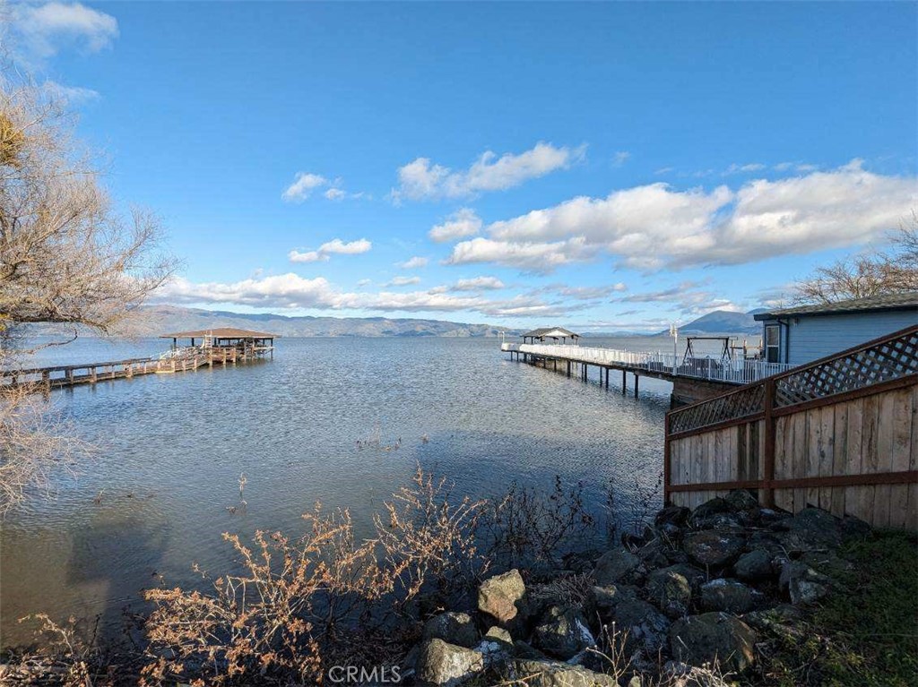 2832 Lakeshore Boulevard | Similar Property Thumbnail 2