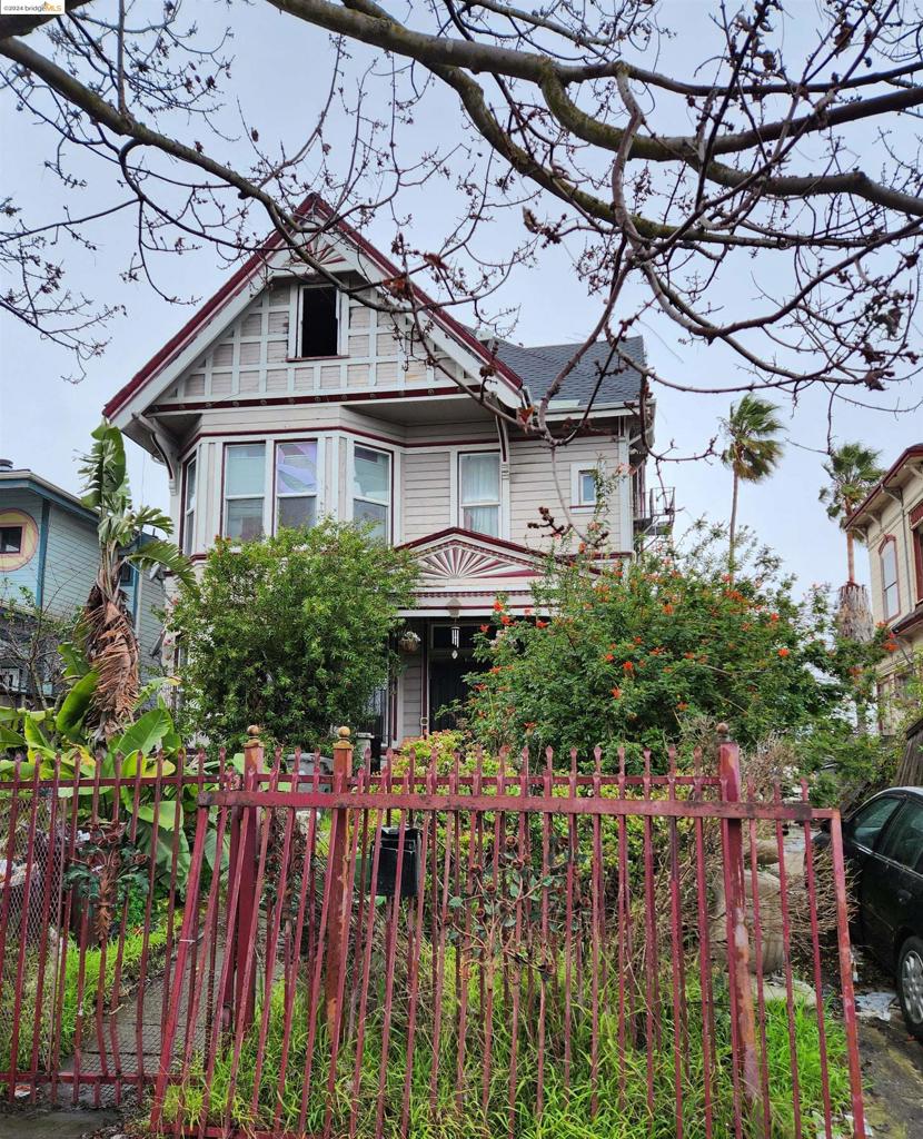 1505 Myrtle St, Oakland, CA 94607