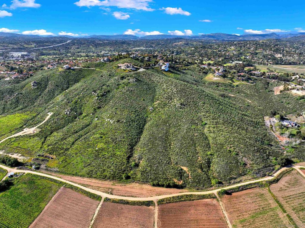 Sierra Linda Dr, Escondido, CA 92025