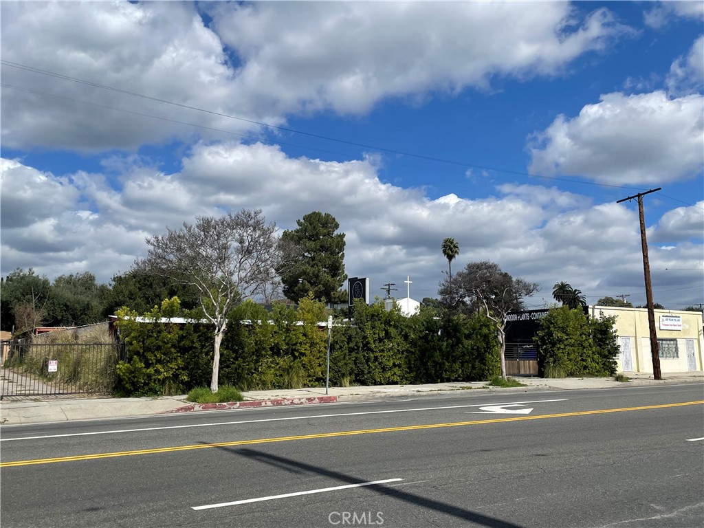 6011 York Boulevard, Los Angeles, CA 90042