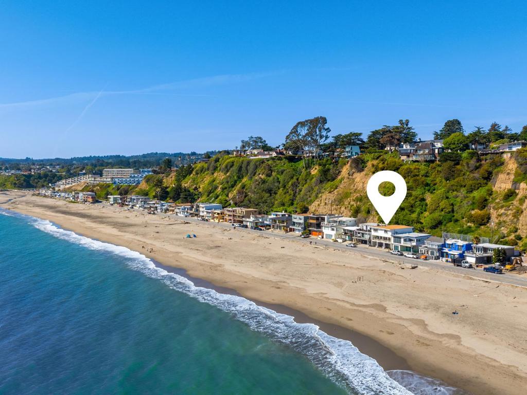 369 Beach Drive, Aptos, CA 95003