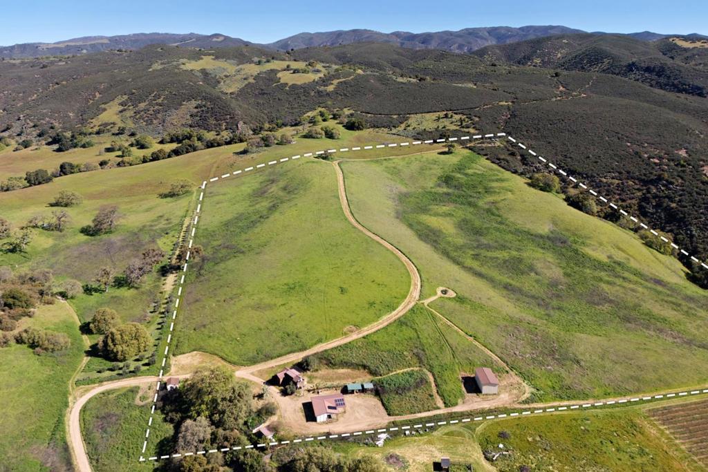 42513 Carmel Valley Road, Greenfield, CA 93927