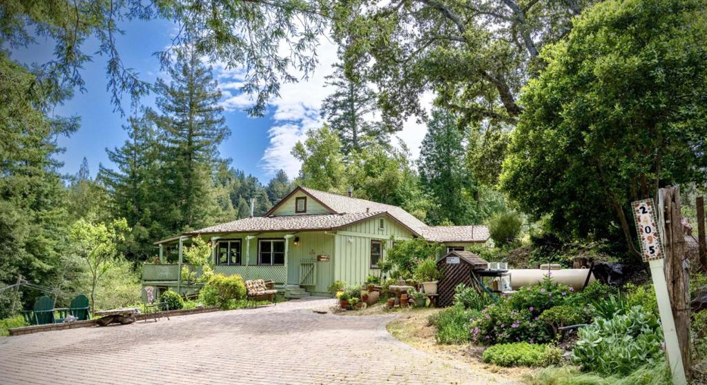 24095 Schulties Road, Los Gatos, CA 95033