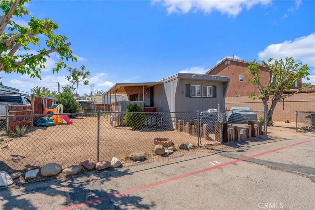 9426 Tamarisk , #28 | Similar Property Thumbnail 7