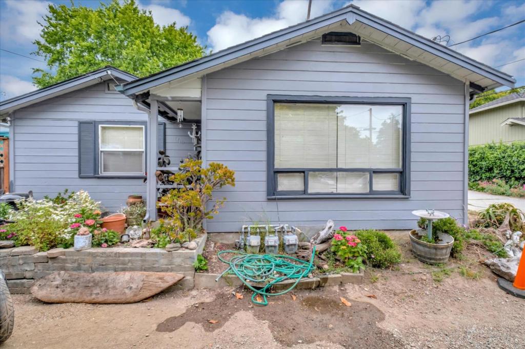 1410 17Th Avenue, Santa Cruz, CA 95062