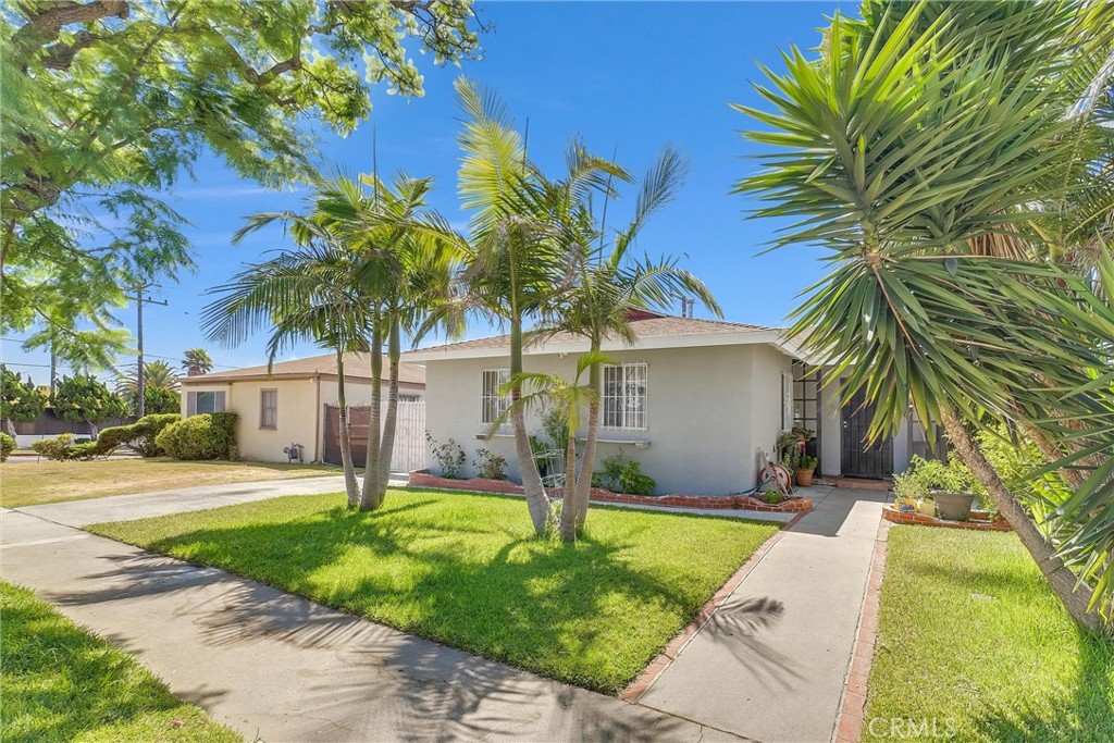 11039 S Hobart Boulevard, Los Angeles, CA 90047