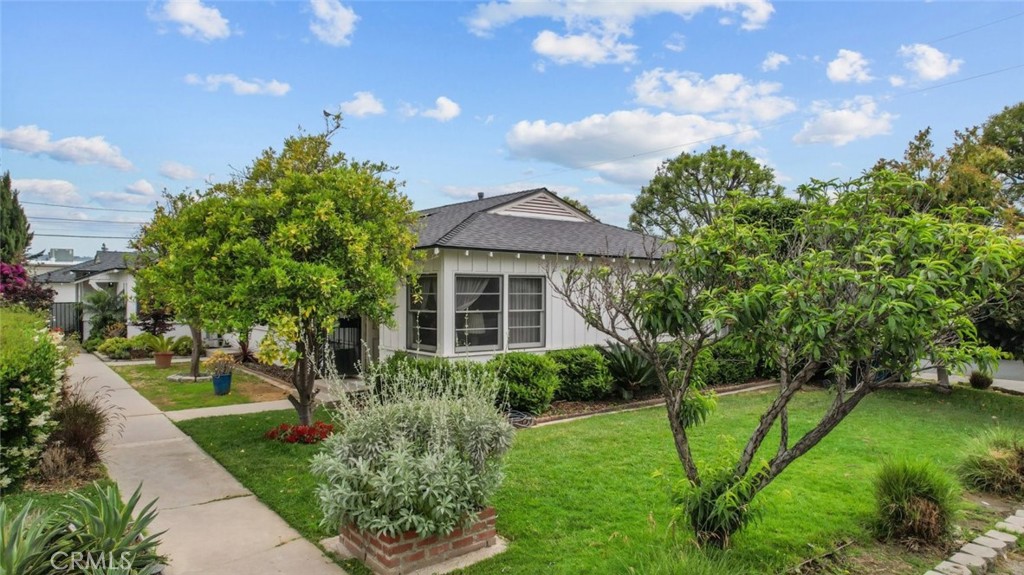 14418 Martha Street, Sherman Oaks, CA 91401