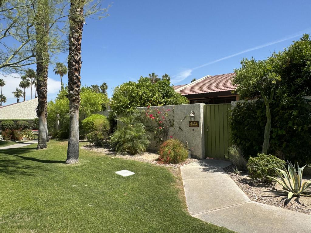 284 N Hermosa Drive, Palm Springs, CA 92262