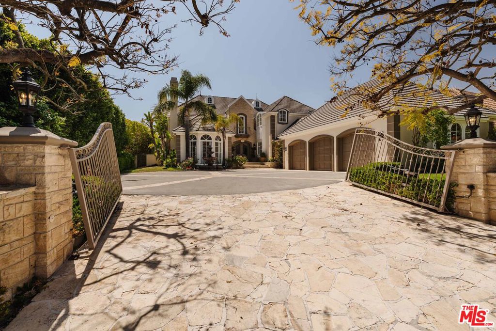 1301 Piedra Morada Drive, Pacific Palisades, CA 90272