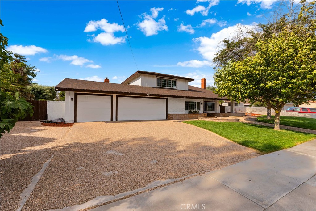 1643 W Avenue L, Lancaster, CA 93534