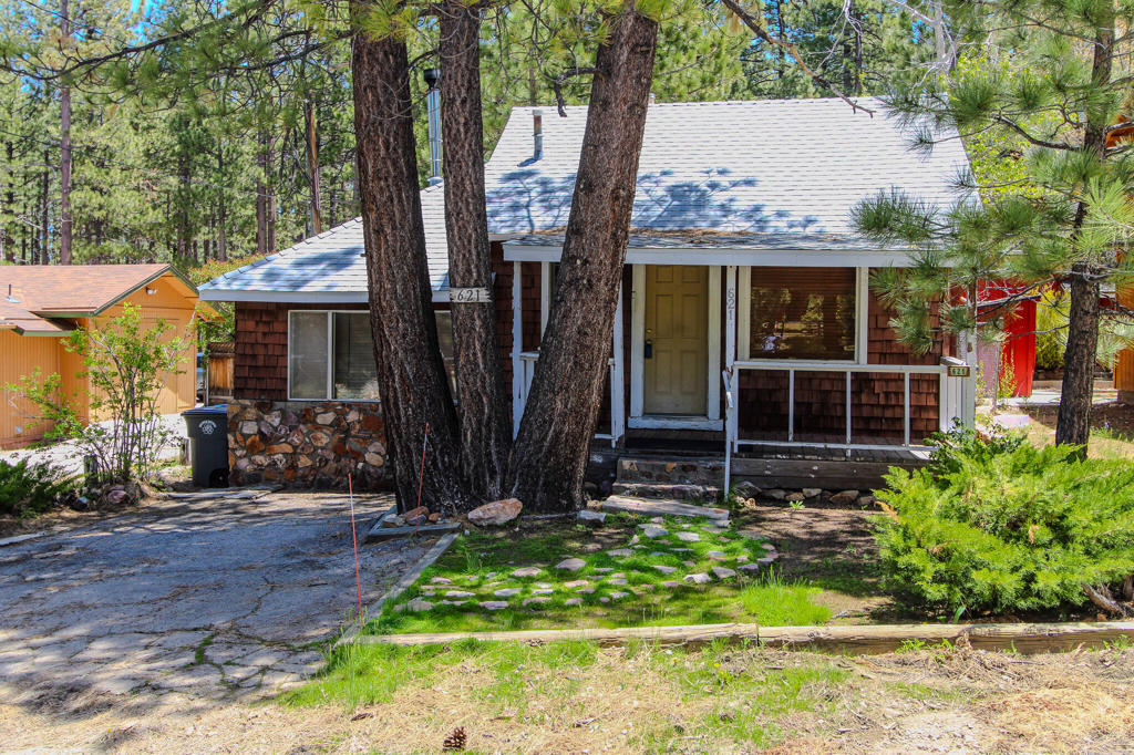 621 Knight Avenue, Big Bear, CA 92315