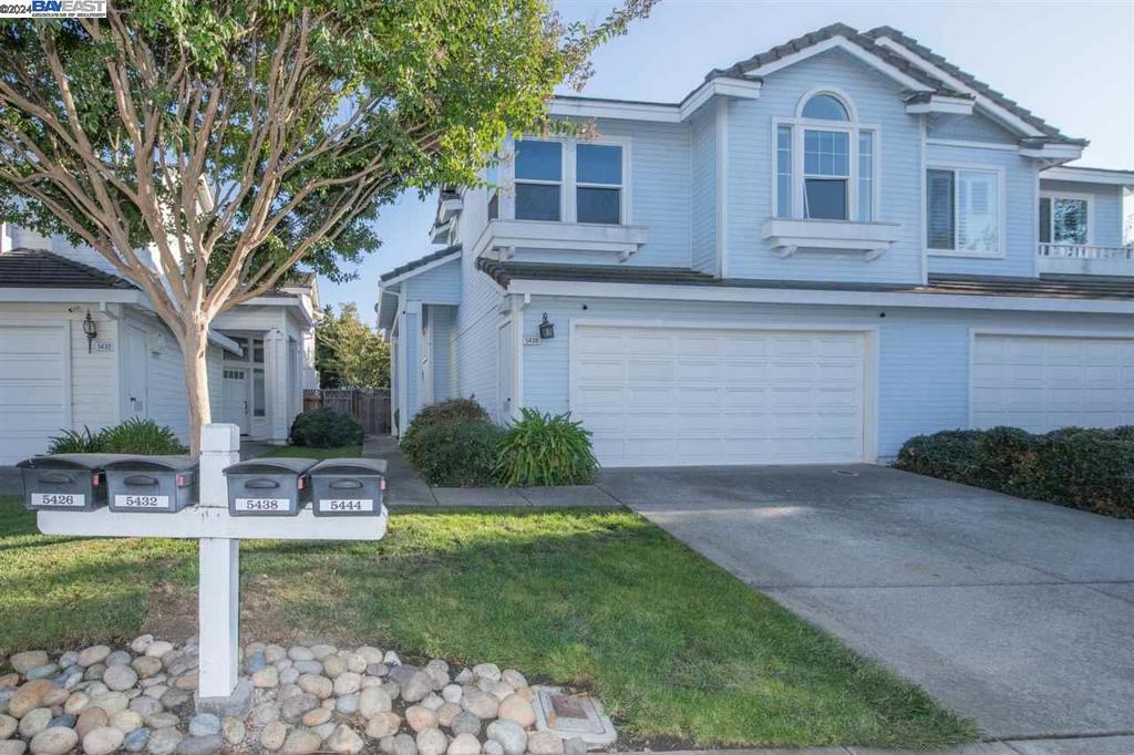 5438 Quebec Cmn, Fremont, CA 94555