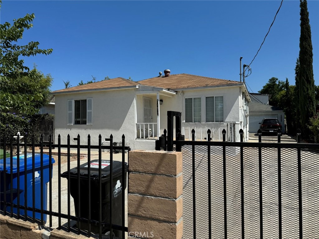 10721 Crockett Street, Sun Valley, CA 91352