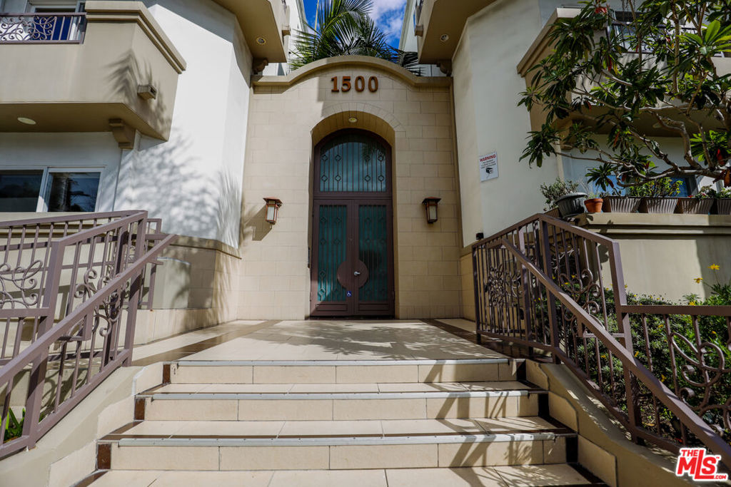 1500 Purdue , #205, Los Angeles, CA 90025