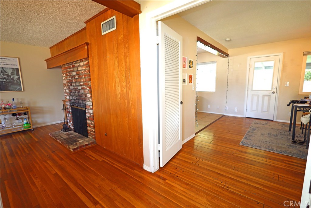 622 E Lomita Avenue | Similar Property Thumbnail 4