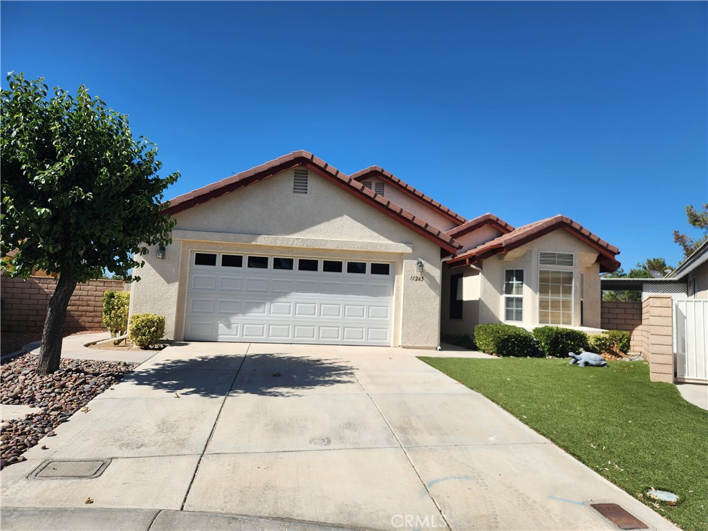 11265 Pleasant Hills Drive, Apple Valley, CA 92308