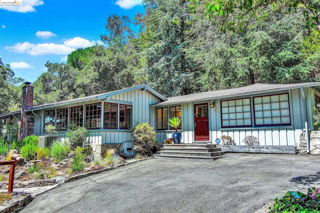 2976 Joaquin Miller Rd | Similar Property Thumbnail 4