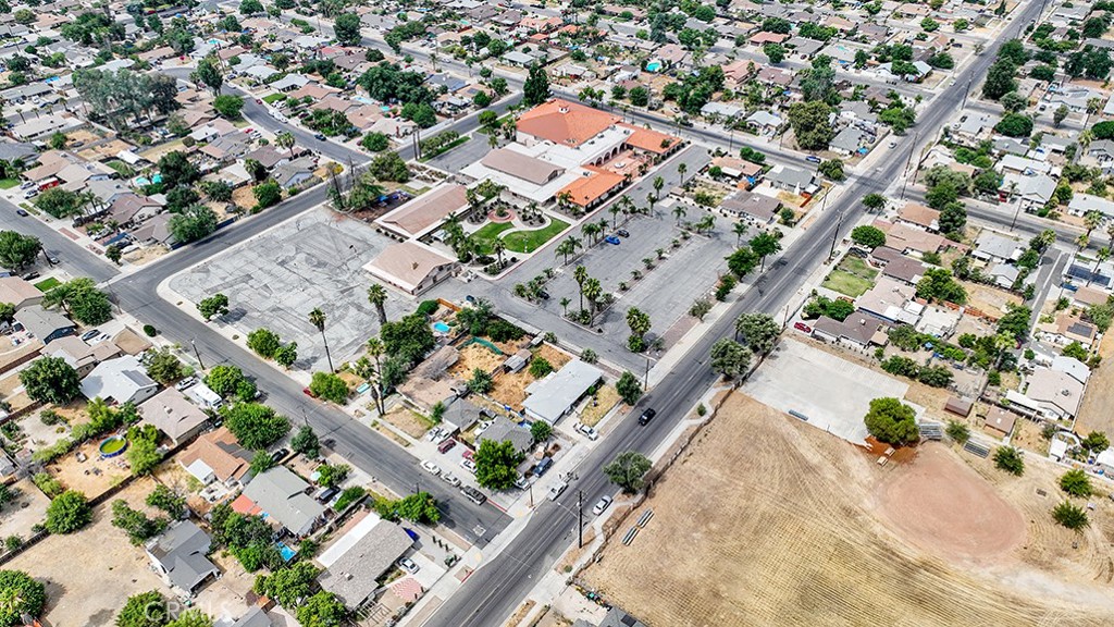 600 E Mayberry Avenue | Similar Property Thumbnail