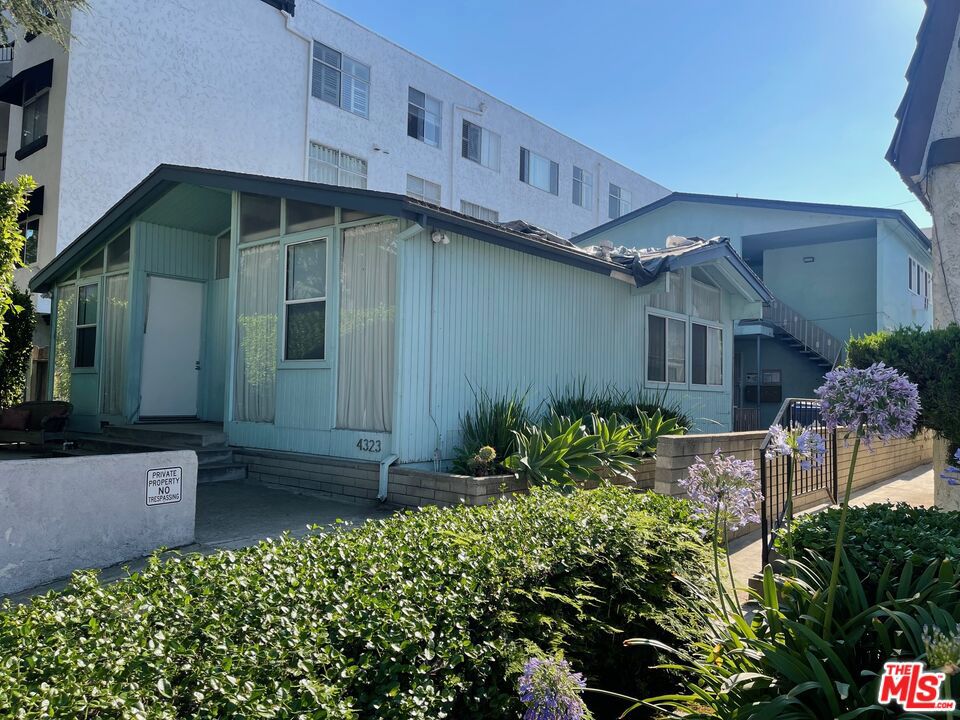 4329 S Van Nuys Boulevard | Similar Property Thumbnail