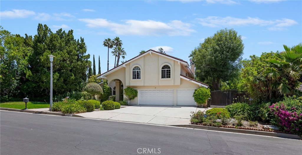 10964 Fullbright Avenue, Chatsworth, CA 91311