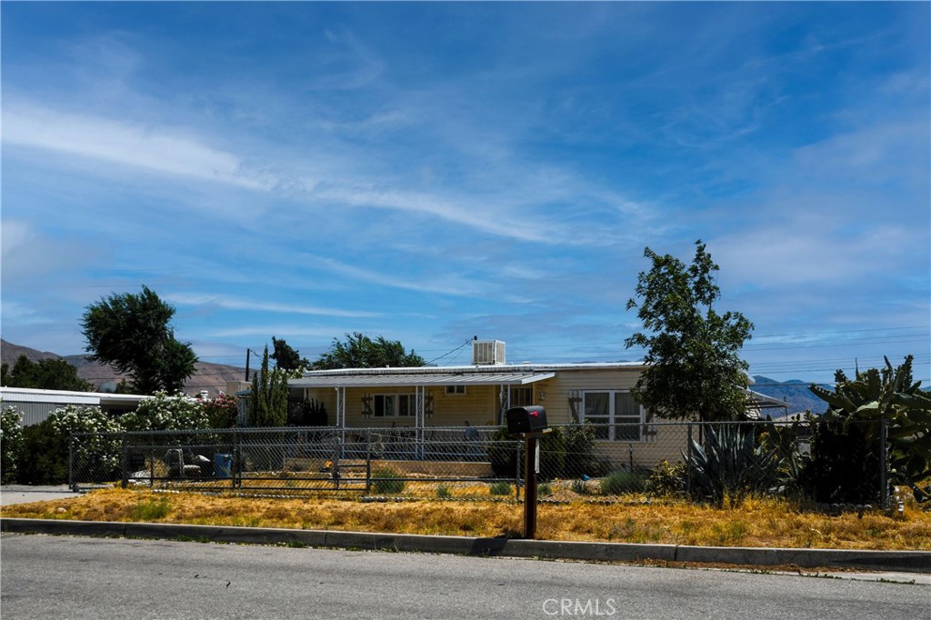 19037 Danbury Avenue, Hesperia, CA 92345