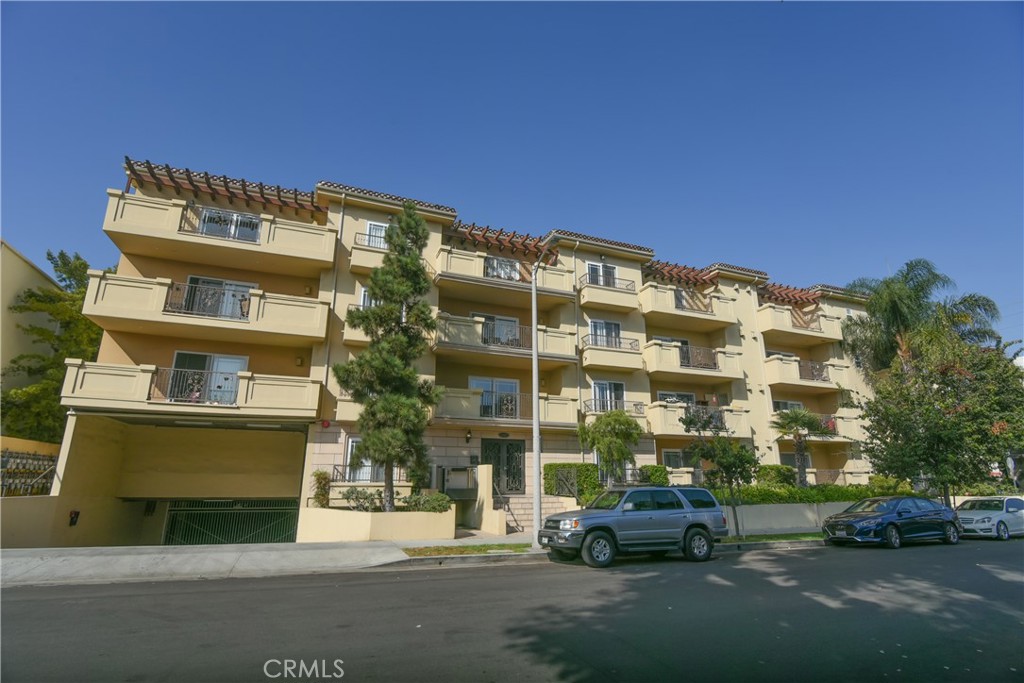 11911 Mayfield Avenue, #204, Los Angeles, CA 90049