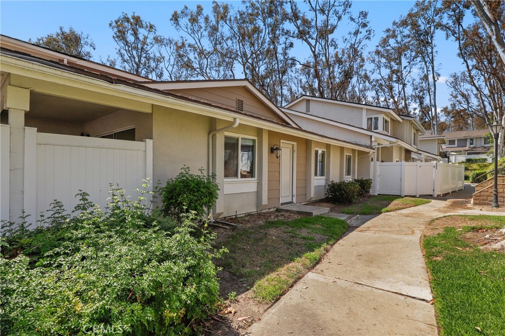 2403 Coventry Circle, #129, Fullerton, CA 92833