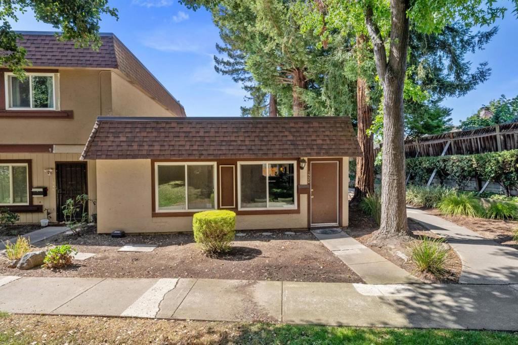 1920 Vinedale, San Jose, CA 95132