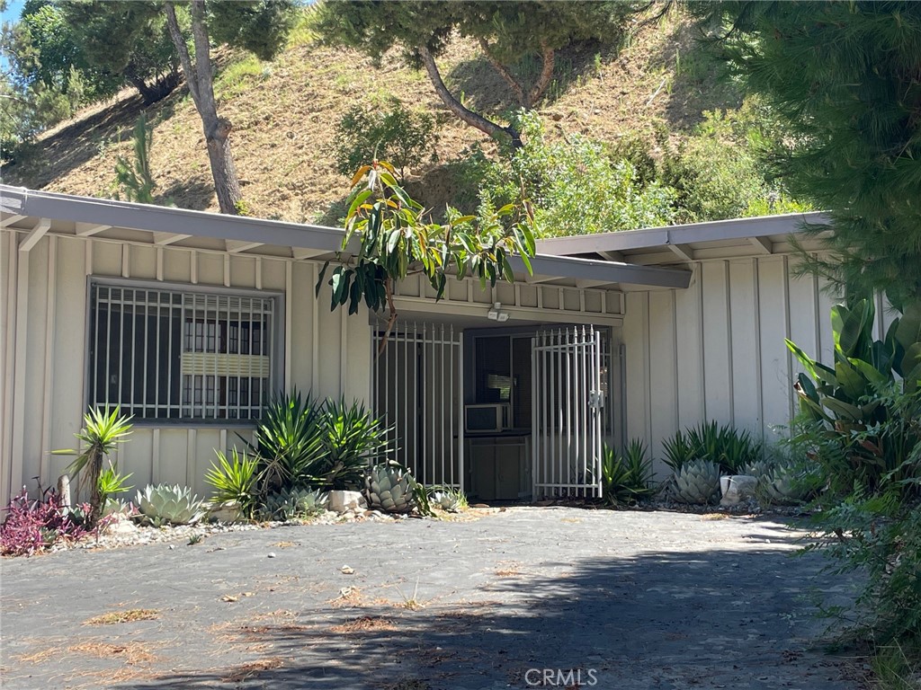 3523 Coldwater Canyon Avenue, Studio City, CA 91604