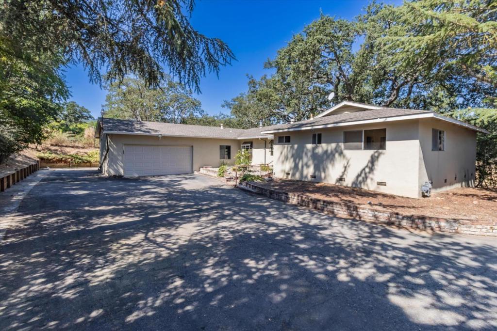 15495 One Oak Lane, Monte Sereno, CA 95030