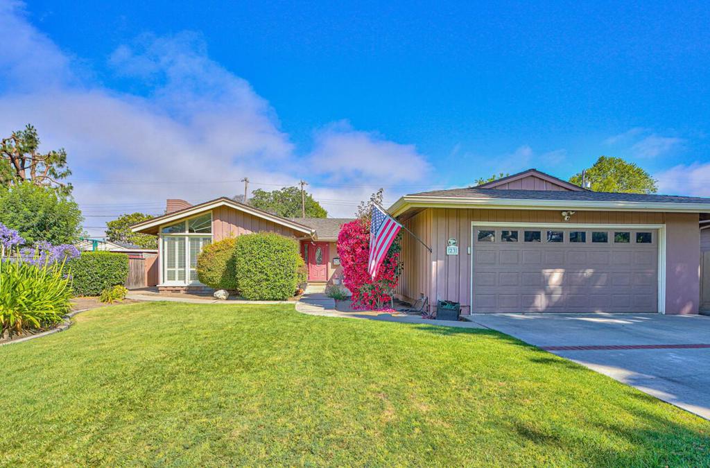 23 Santa Ana Drive, Salinas, CA 93901