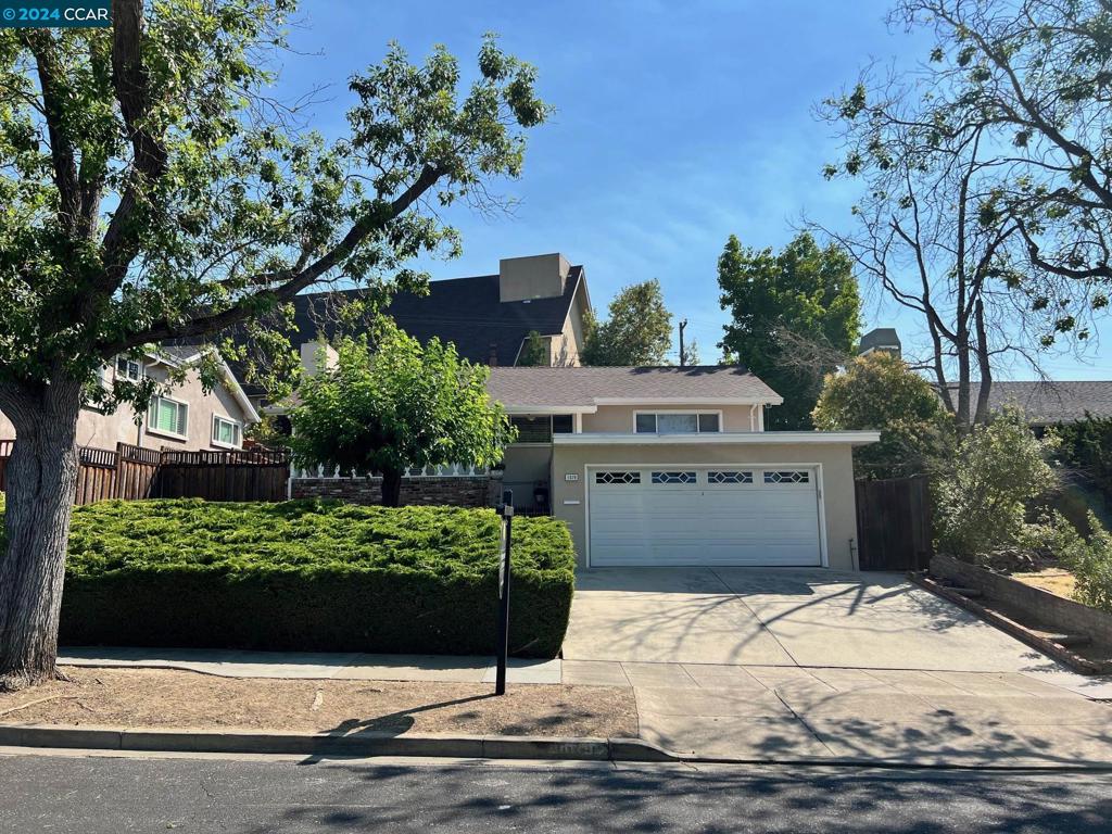 1079 Connecticut Dr, Redwood City, CA 94061