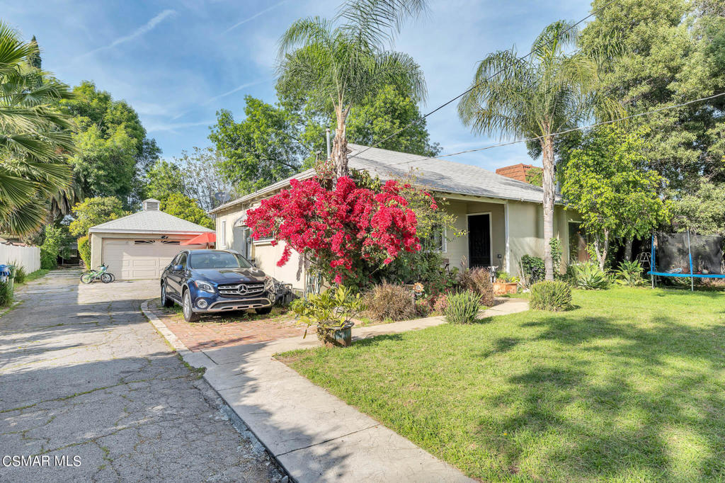 13641 Erwin Street, Van Nuys, CA 91401