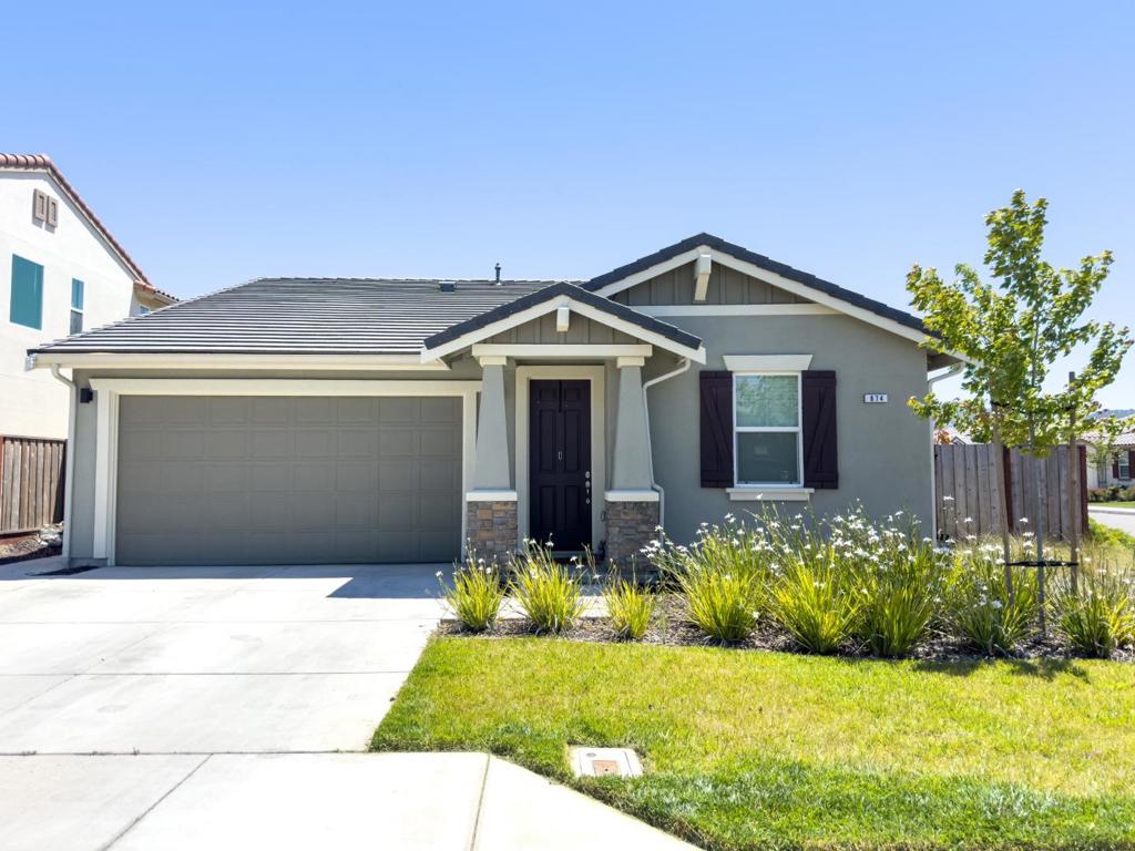 874 Fulton Way, Hollister, CA 95023