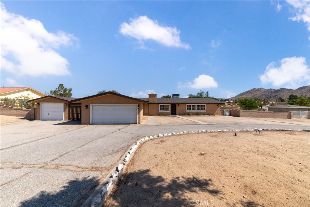 19168 Lenca Road, Apple Valley, CA 92307