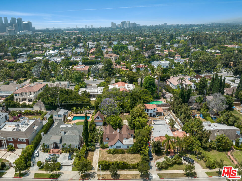 623 N Rexford Drive, Beverly Hills, CA 90210