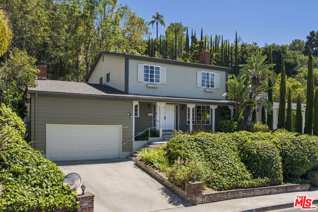 11268 Dona Lola Drive, Studio City, CA 91604