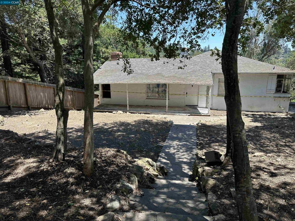 14 Los Altos Rd, Orinda, CA 94563