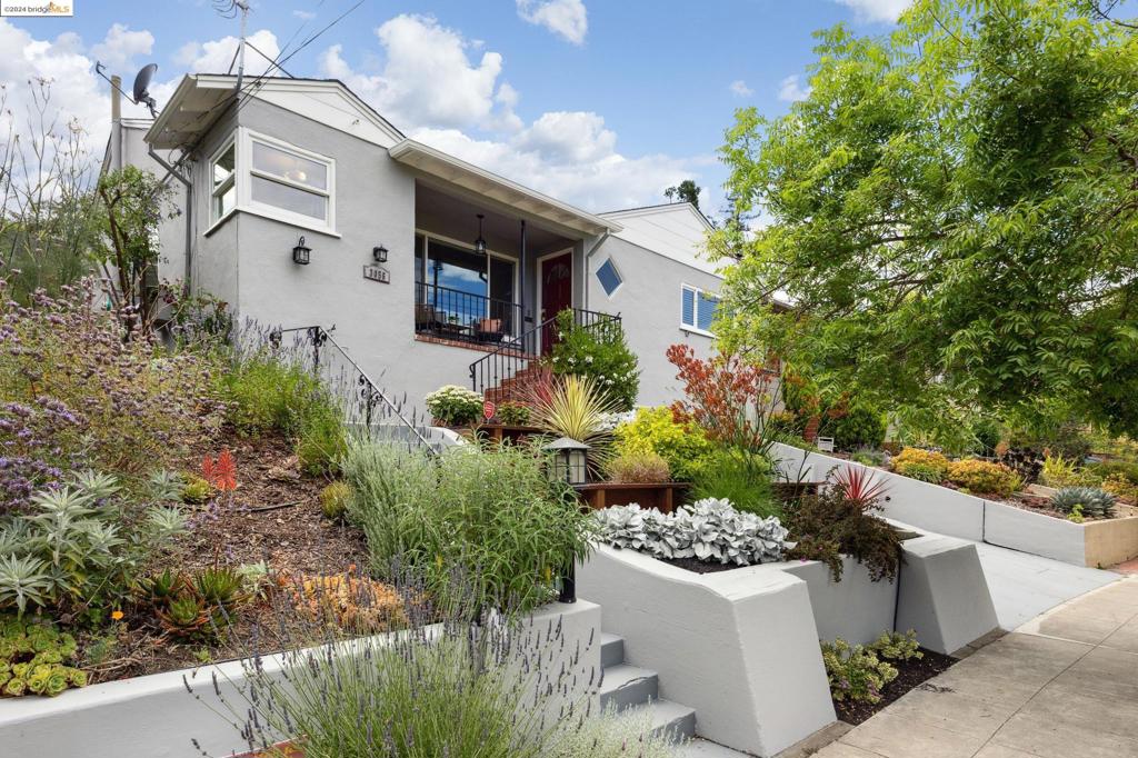 3056 Brookfield, Oakland, CA 94605