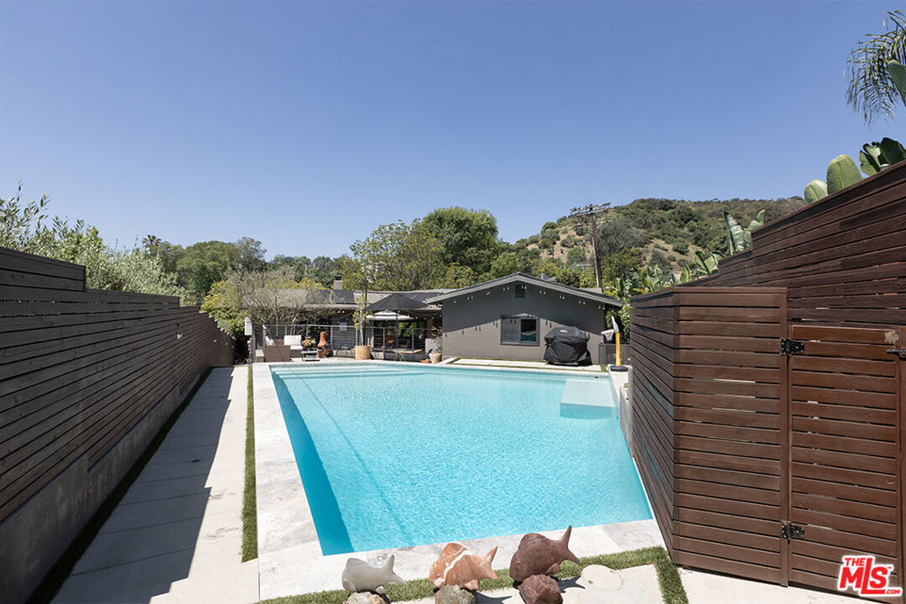 2906 Nichols Canyon Road, Los Angeles, CA 90046