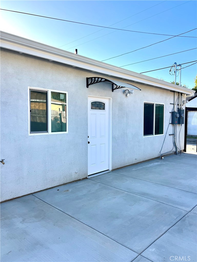 17205 Saticoy Street, Lake Balboa, CA 91406