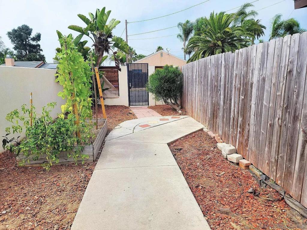 1305 Puls St, Oceanside, CA 92058