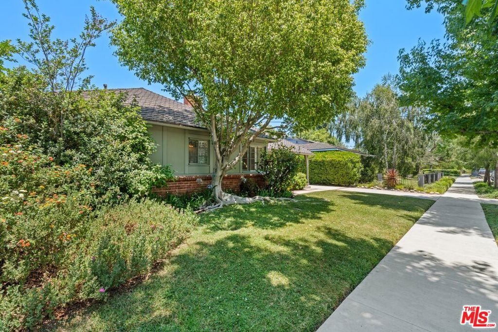 14031 Weddington Street, Sherman Oaks, CA 91401